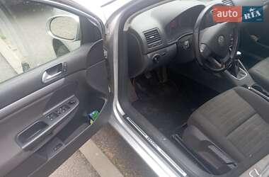 Хетчбек Volkswagen Golf 2007 в 