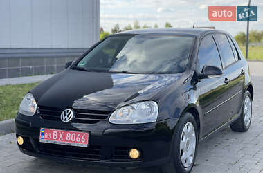 Хэтчбек Volkswagen Golf 2008 в 