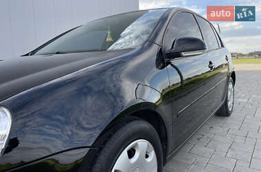 Хэтчбек Volkswagen Golf 2008 в 