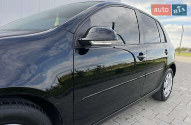 Хэтчбек Volkswagen Golf 2008 в 