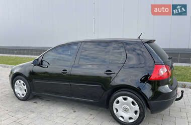 Хэтчбек Volkswagen Golf 2008 в 