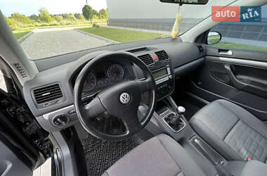 Хэтчбек Volkswagen Golf 2008 в 