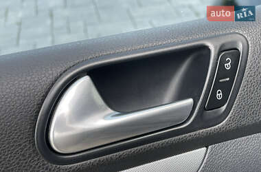 Хэтчбек Volkswagen Golf 2008 в 