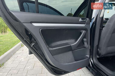 Хэтчбек Volkswagen Golf 2008 в 