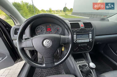 Хэтчбек Volkswagen Golf 2008 в 