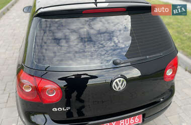 Хэтчбек Volkswagen Golf 2008 в 
