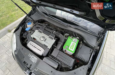 Хэтчбек Volkswagen Golf 2008 в 