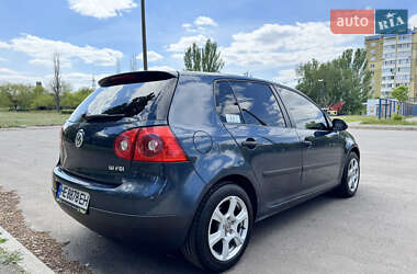 Хетчбек Volkswagen Golf 2005 в 