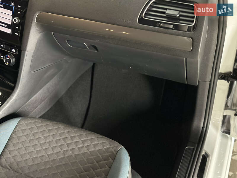 Хетчбек Volkswagen Golf 2019 в Самборі