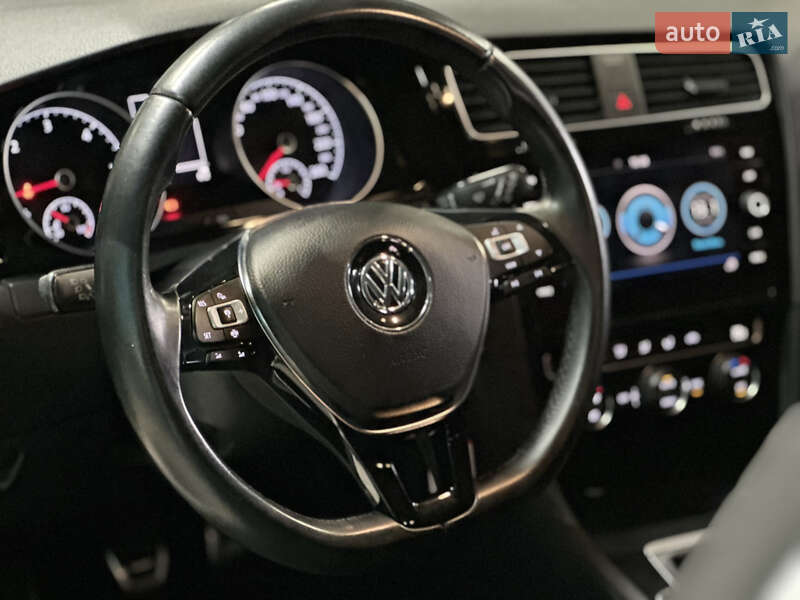 Хетчбек Volkswagen Golf 2019 в Самборі