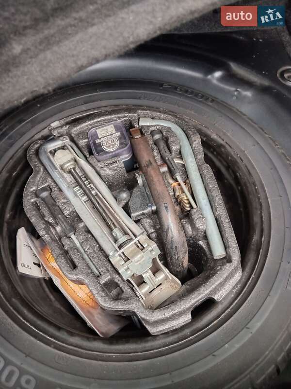 Хэтчбек Volkswagen Golf 2001 в Ходорове