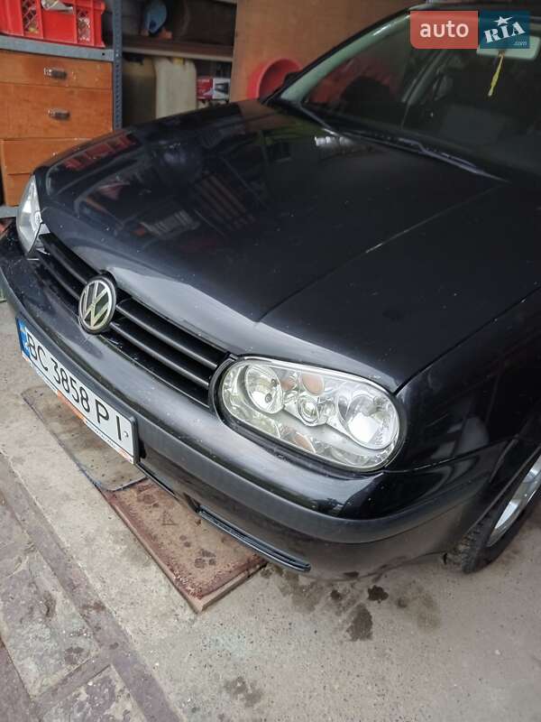Хэтчбек Volkswagen Golf 2001 в Ходорове