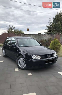 Хетчбек Volkswagen Golf 2001 в Клесовому