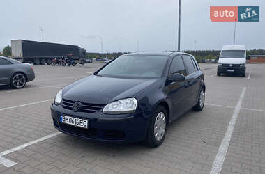 Хэтчбек Volkswagen Golf 2004 в Киеве