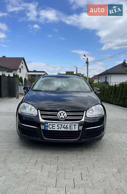 Універсал Volkswagen Golf 2009 в Чернівцях