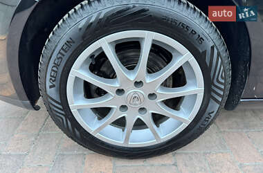 Хэтчбек Volkswagen Golf 2009 в 