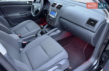 Хэтчбек Volkswagen Golf 2009 в 