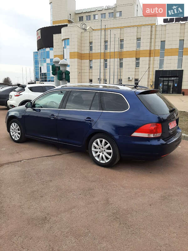 Універсал Volkswagen Golf 2009 в Харкові
