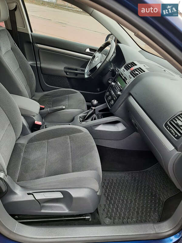 Універсал Volkswagen Golf 2009 в Харкові