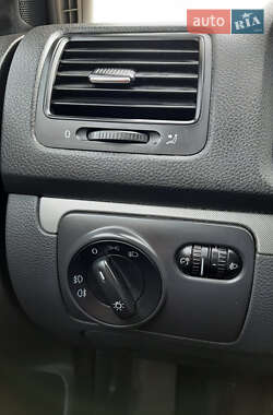 Універсал Volkswagen Golf 2009 в 