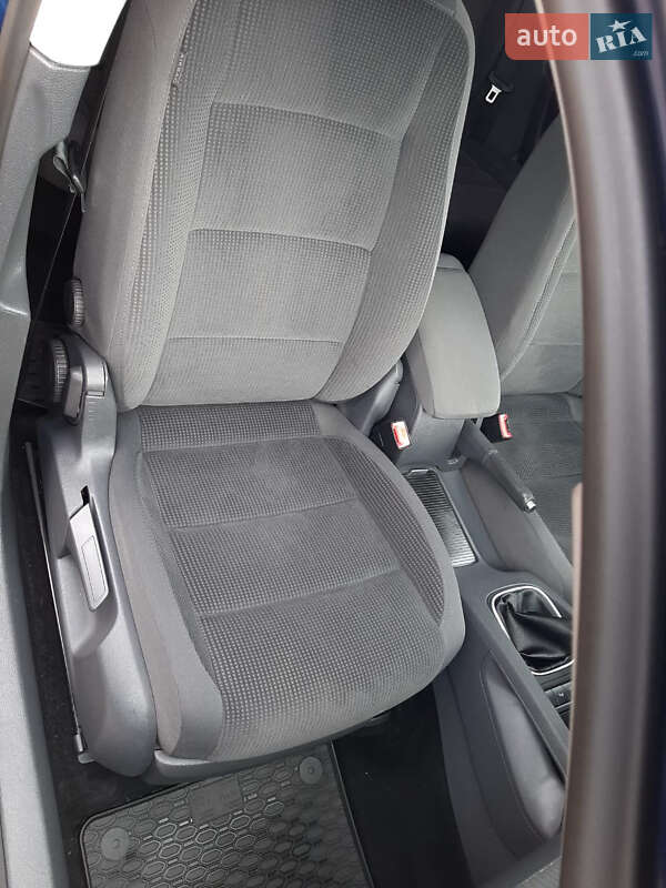 Універсал Volkswagen Golf 2009 в Харкові
