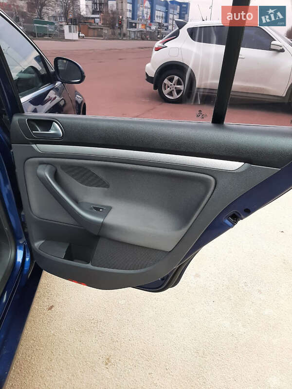 Універсал Volkswagen Golf 2009 в Харкові