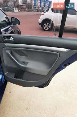 Універсал Volkswagen Golf 2009 в 