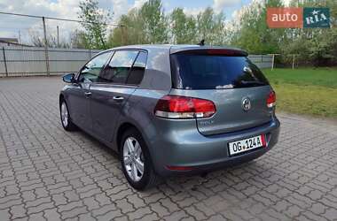 Хетчбек Volkswagen Golf 2012 в 