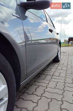 Хетчбек Volkswagen Golf 2012 в 