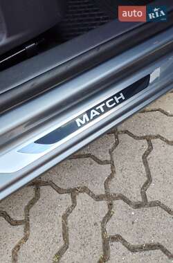 Хетчбек Volkswagen Golf 2012 в 