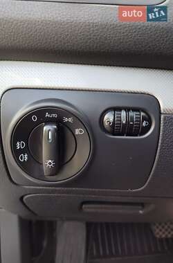 Хетчбек Volkswagen Golf 2012 в 