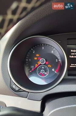 Хетчбек Volkswagen Golf 2012 в 