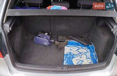 Хетчбек Volkswagen Golf 2006 в 