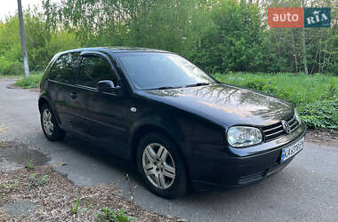 Хетчбек Volkswagen Golf 2002 в 