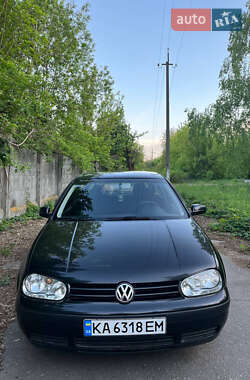 Хетчбек Volkswagen Golf 2002 в 