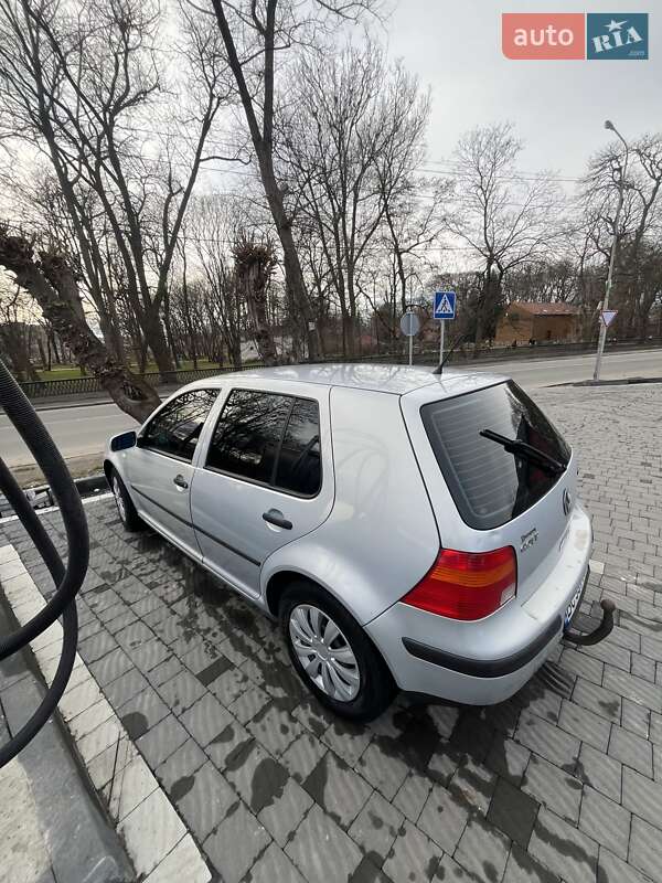 Хэтчбек Volkswagen Golf 2000 в Самборе