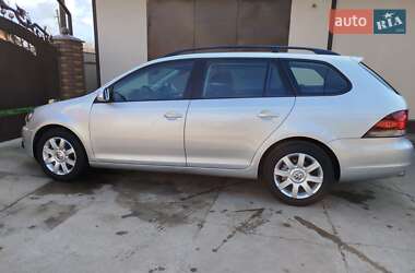 Универсал Volkswagen Golf 2010 в 