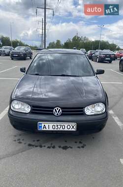Хетчбек Volkswagen Golf 2002 в Ірпені