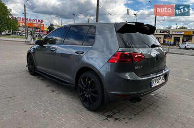 Хетчбек Volkswagen Golf 2015 в 