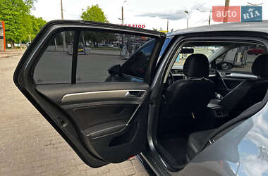 Хетчбек Volkswagen Golf 2015 в 