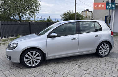Хэтчбек Volkswagen Golf 2013 в 