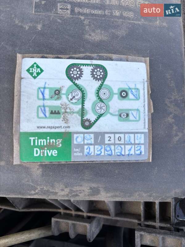 Хэтчбек Volkswagen Golf 2003 в Одессе