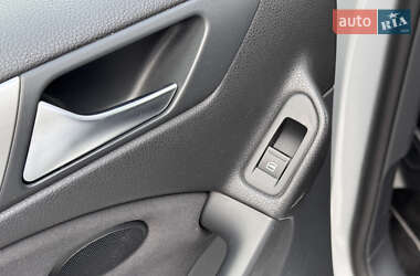 Хэтчбек Volkswagen Golf 2013 в 