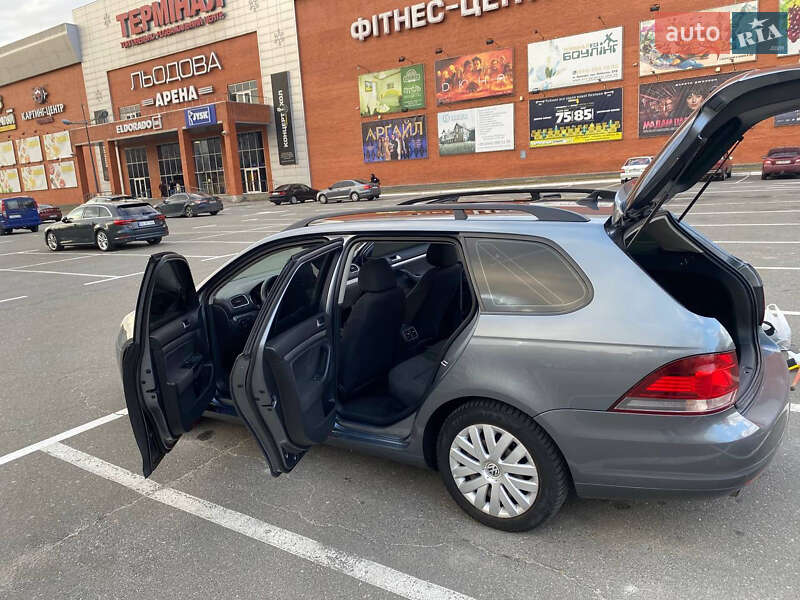 Универсал Volkswagen Golf 2010 в Броварах