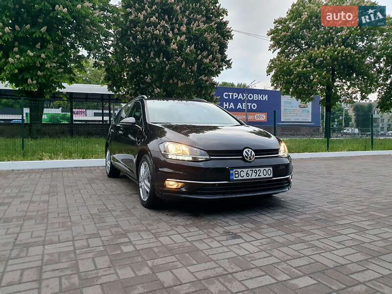 Універсал Volkswagen Golf 2020 в Києві