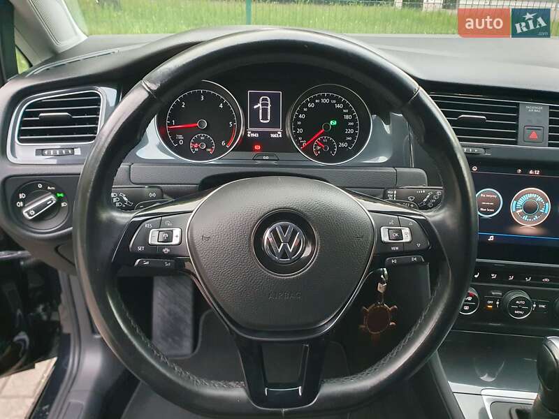 Універсал Volkswagen Golf 2020 в Києві