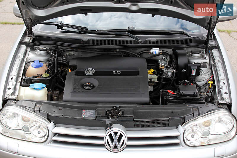 Универсал Volkswagen Golf 2006 в Виннице