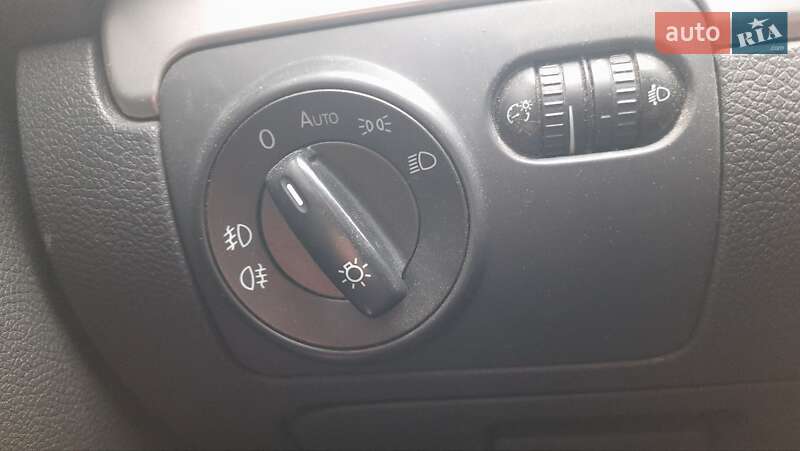 Хетчбек Volkswagen Golf 2009 в Надвірній