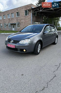 Хэтчбек Volkswagen Golf 2008 в Луцке