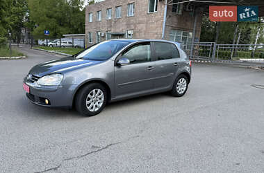 Хэтчбек Volkswagen Golf 2008 в 